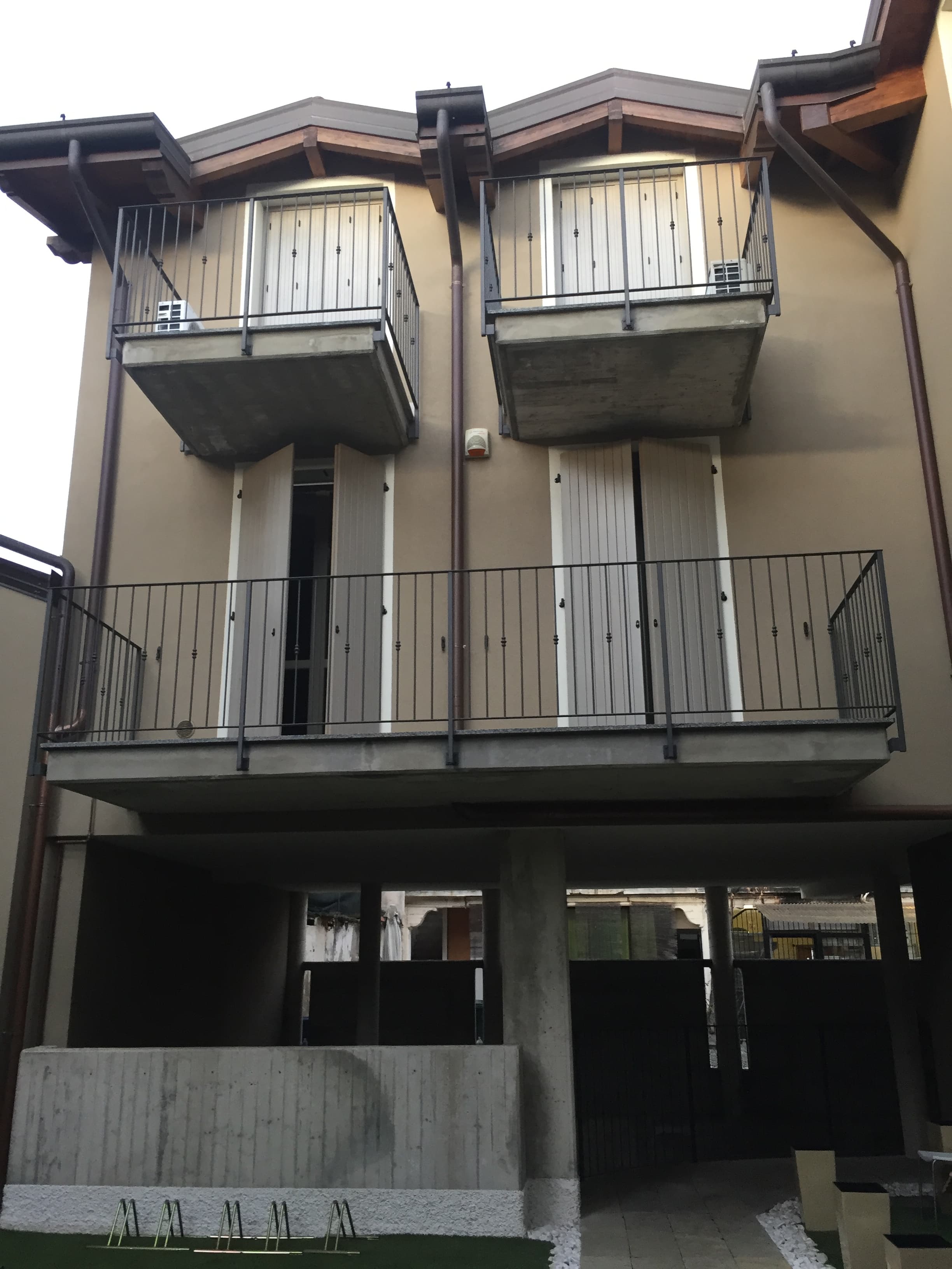 La Rinascita di una Corte: da Asta a Successo Immobiliare - view 2